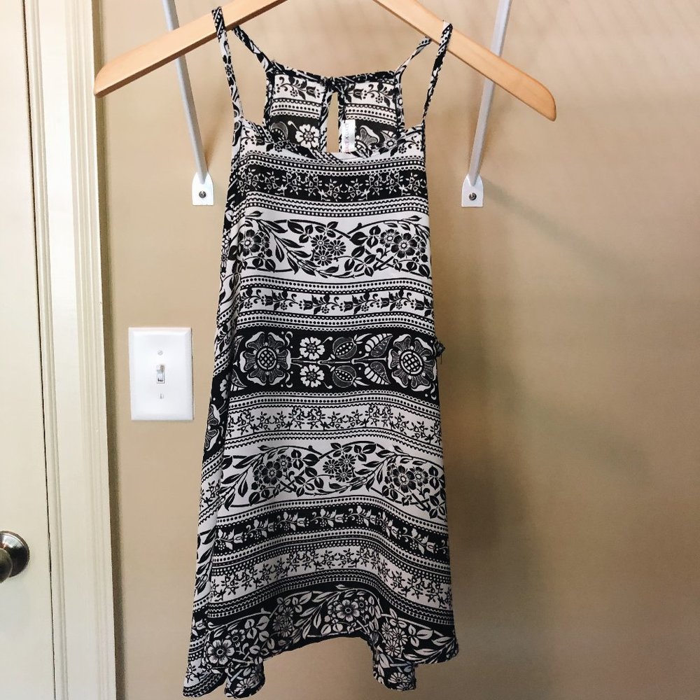 Monochrome Cool Summer Top | Size: S